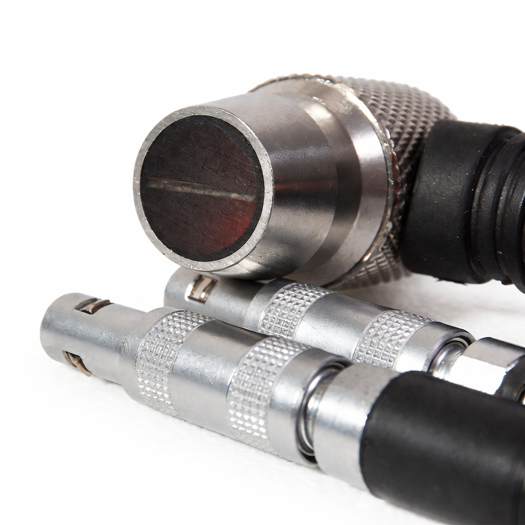 Medidor de espesor para metales ultrasónico ST200, 0.8 a 300 mm, ACCUD - 1