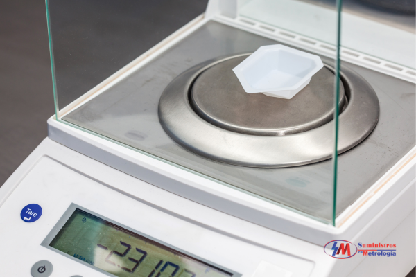 Balanza electrónica de laboratorio